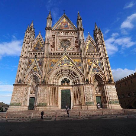 Duomo Budget Apartment Orvieto Luaran gambar